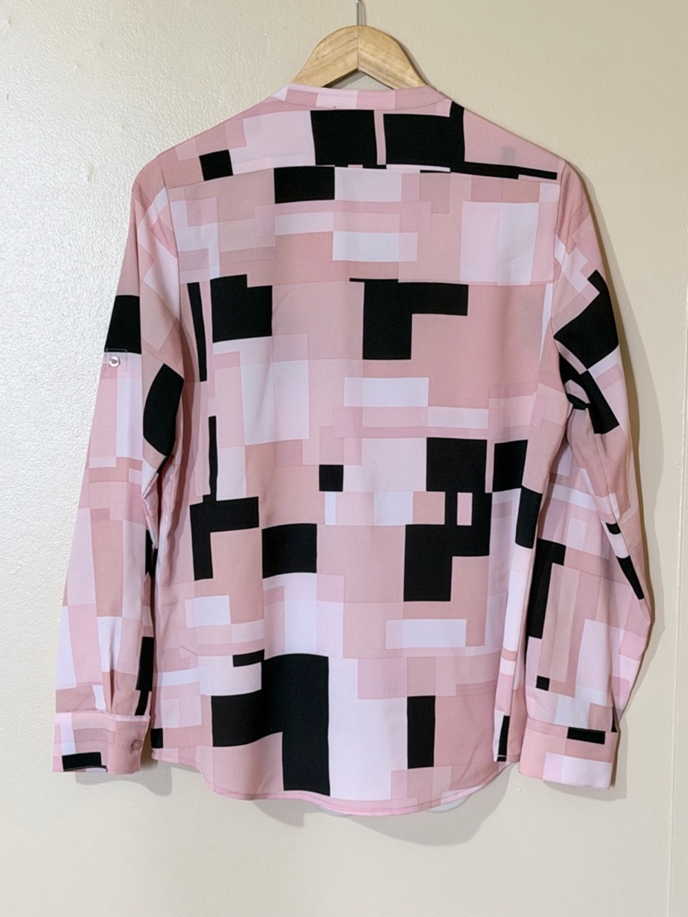 Calvin Klein Pink Block-Print Blouse with Black Accents - Picture 7 of 8